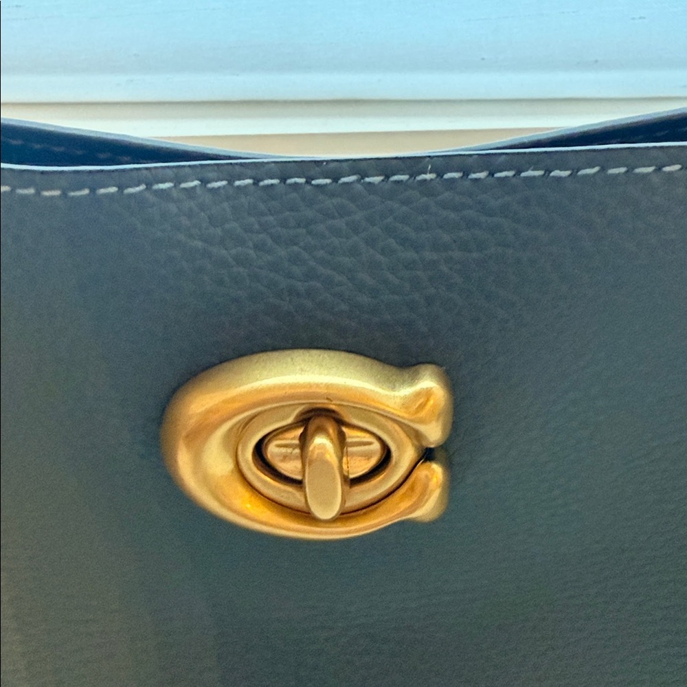 Coach Navy Blue Shoulder Bag with Gold Accents - Picture 5 of 7